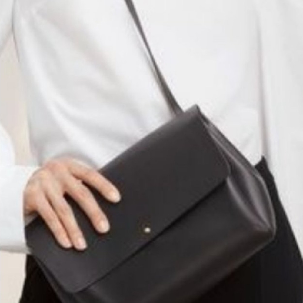 Aritizia Auxiliary Dalen crossbody bag, in excellent condition.